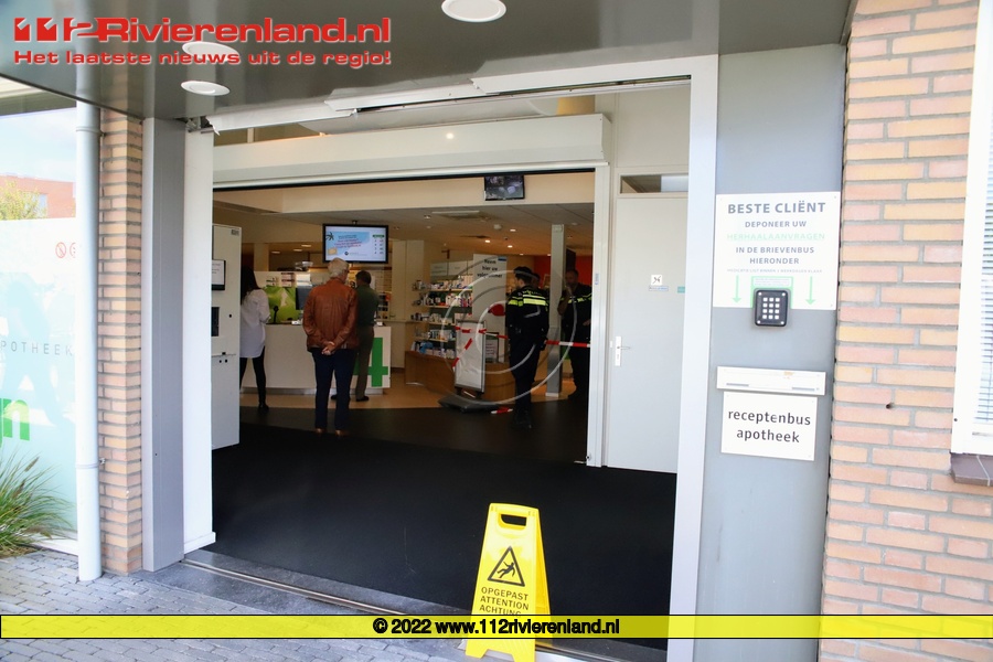 112Rivierenland Culemborg Auto Rijdt Apotheek Binnen 112Rivierenland Culemborg Auto Rijdt Apotheek Binnen